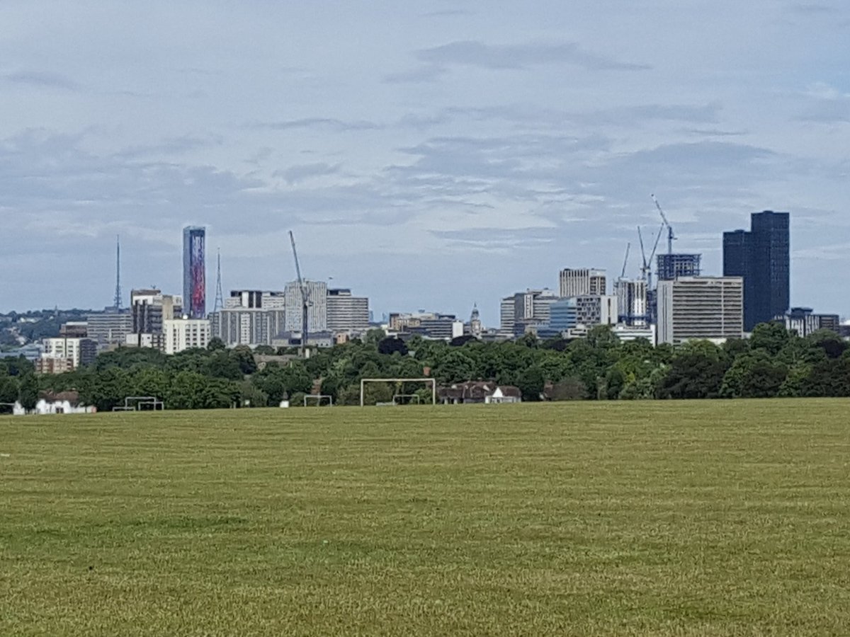 GTechSurveys's tweet image. In Croydon today with #hoarelea undertaking a radio and #tvsignalsurvey. Tall buildings can cause reception problems and #tvinterference. The #CrystalPalace and #Croydon transmitters can be seen on the left hand side