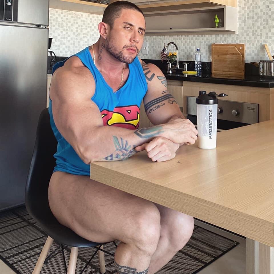 Conaromaacafe's tweet photo. Andrés Vergel

#Bellos #Guapoysexy #Papasote #MenPhysique #Latinosexy #Mamadosexy #Sexyboy  #Fisicoculturista #BodybuilderMen #Fuerteysexy #HermosoMuchacho #MiDiosDelOlimpo #Mamadosexy #IronMen https://t.co/lGZ8qAOp68