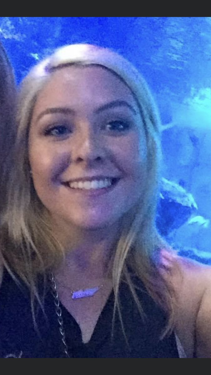CaitieCollins's tweet photo. 5 years ago when I was blonde and had more fun #shouldigoback https://t.co/Y6MRzfrD1b