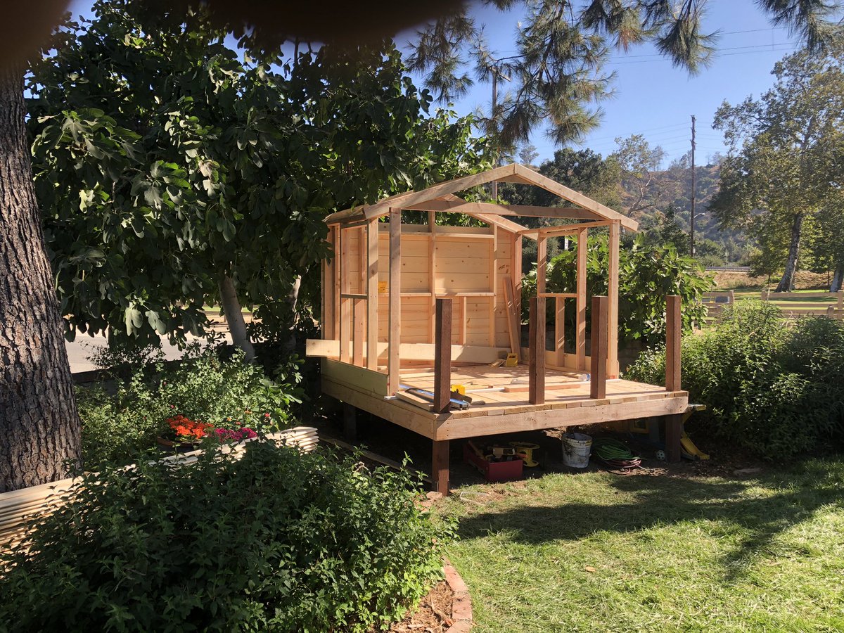 shady_joshua's tweet photo. My dad unfortunately was laid off during the pandemic and thankfully he got a side gig last week. Look at the play house he built! 😍😍😍 

A simple rt could go a long way https://t.co/hlvTZomqP4