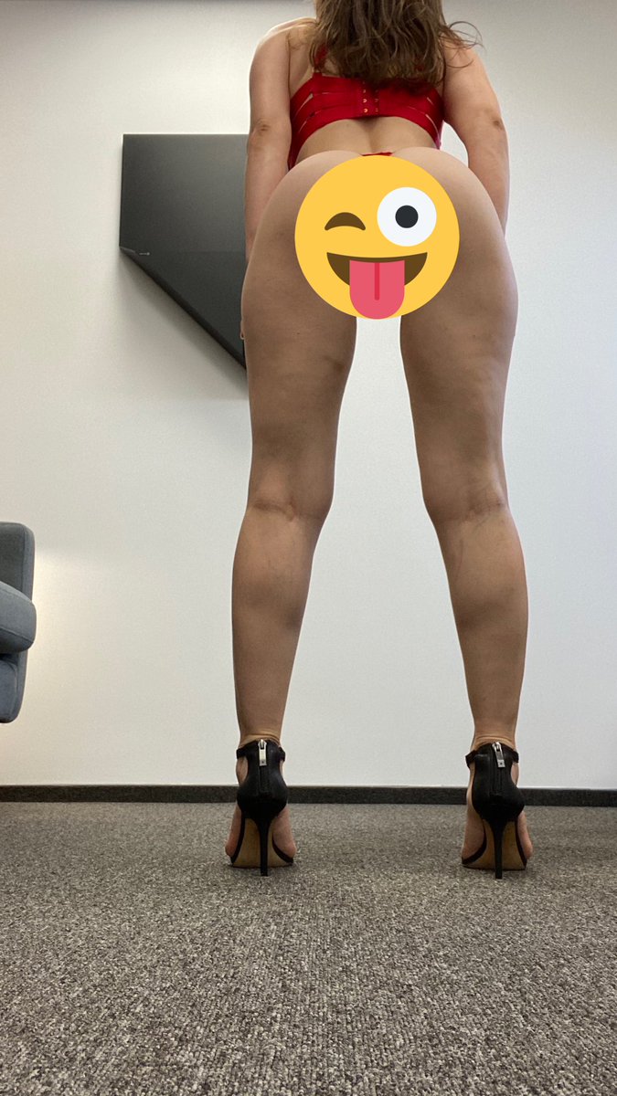 SASSY_PAULA_M's tweet photo. #TooHotTooHandle #TemptationIsland #mistress #fetchboy #heels #hotlegs #redlingerie #downboy https://t.co/KaM6BAKU87