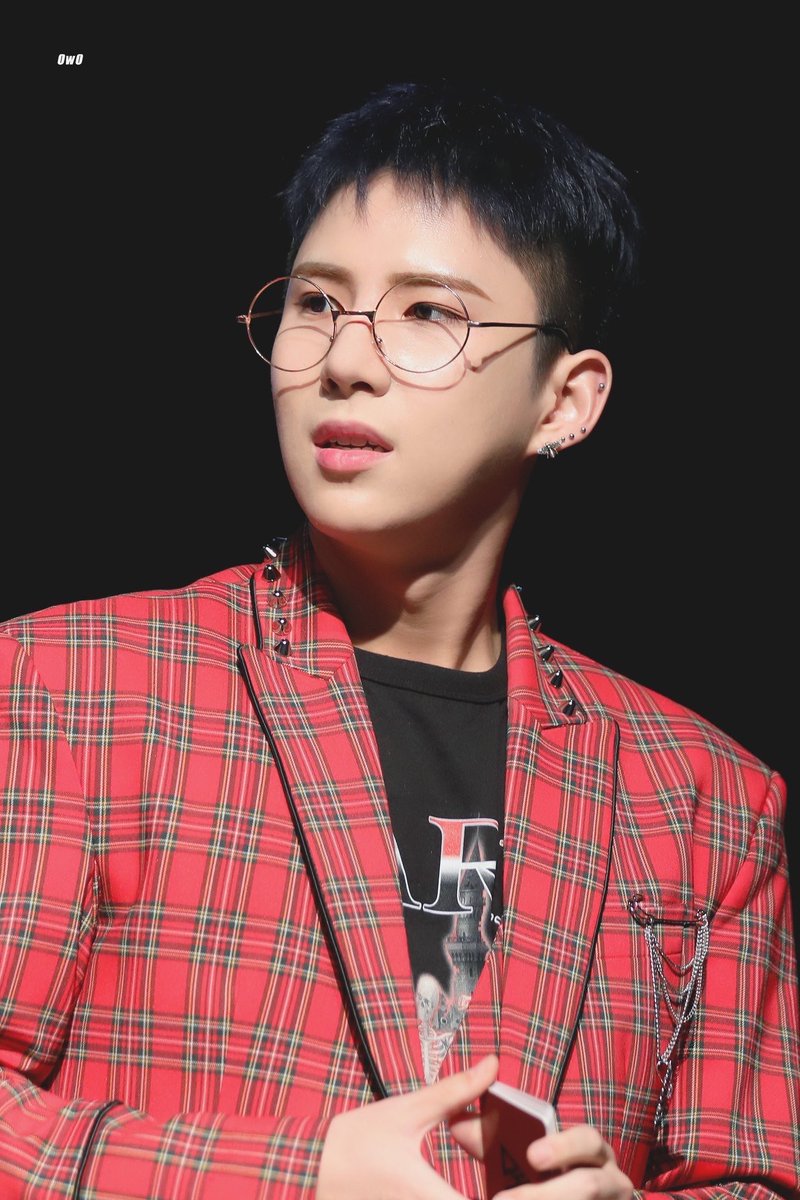 how to sort your bookmarks on twitter, a thread !! <333