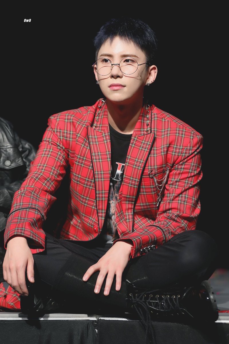 how to sort your bookmarks on twitter, a thread !! <333