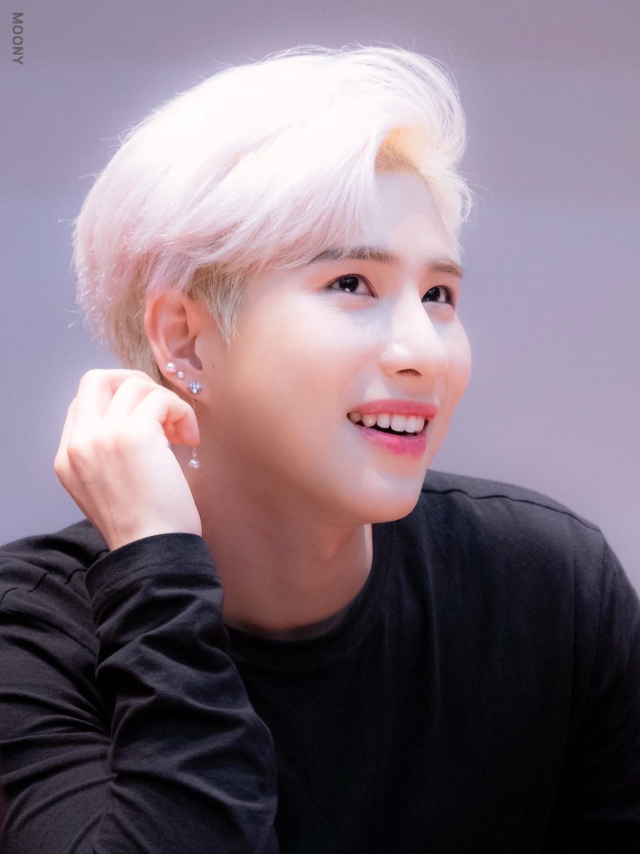 how to sort your bookmarks on twitter, a thread !! <333