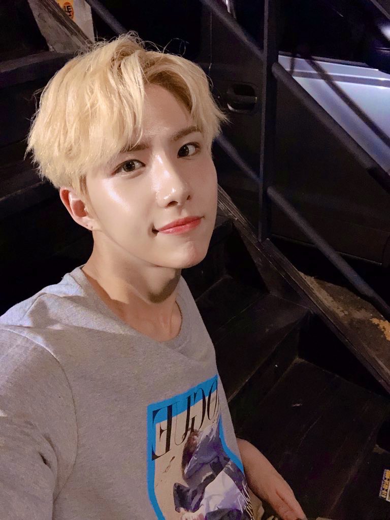 how to sort your bookmarks on twitter, a thread !! <333