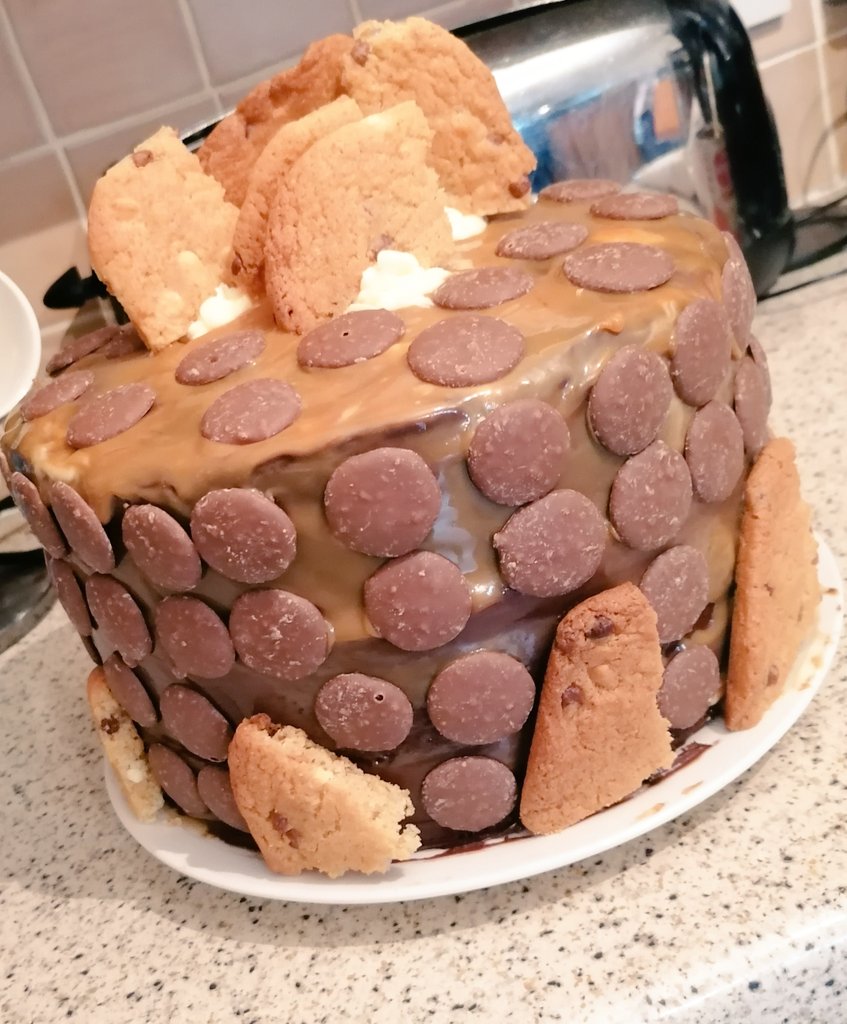 cjjacarr's tweet photo. Today is Harry Potters birthday... Also my son's 8th birthday too. Spent hours baking this... Hope he likes it #birthdays #cookies https://t.co/6BlExcEVtf