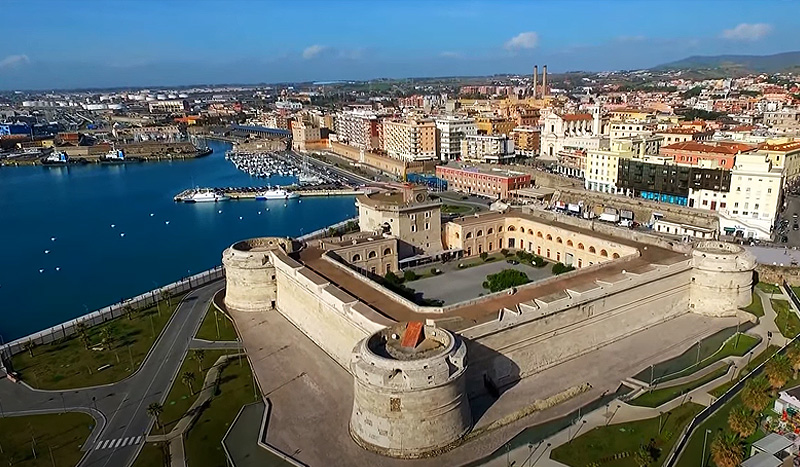 Civitavecchia, Porto di Roma
nauticareport.it/dettnews/turis…
#Civitavecchia #Centumcellae #portodiRoma #imperatoreTraiano #storia #mare #traghetti #turismo