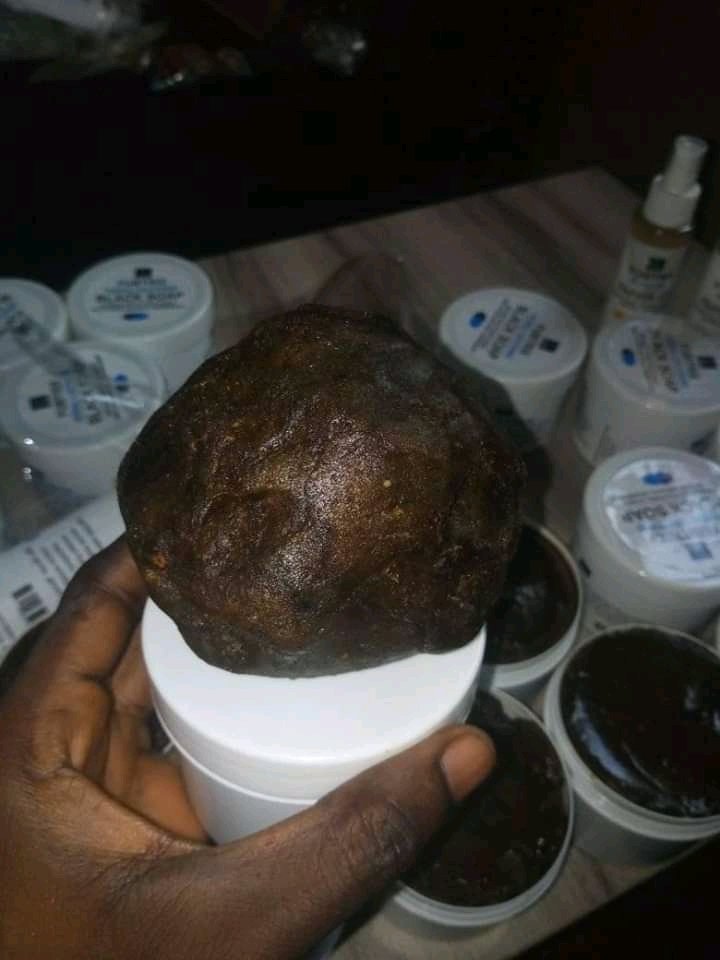 fubtrix's tweet image. All natural with no chemical, clears off sunburn, dark eye circle, skin reaction, acne and lots more. Reach me at 07031815812