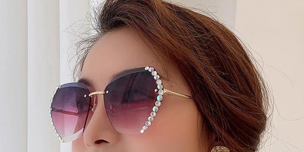 #ChristmasinJulySale Luxury Vintage Crystal Sunglasses purelydealz.com/luxury-vintage…