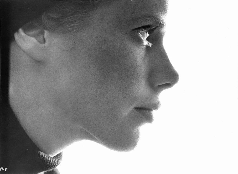 Futura_Noir's tweet photo. Liv Ullmann
On the set of 𝘗𝘦𝘳𝘴𝘰𝘯𝘢, 1966. 

____
© United Artists https://t.co/WHGAfYSP6u
