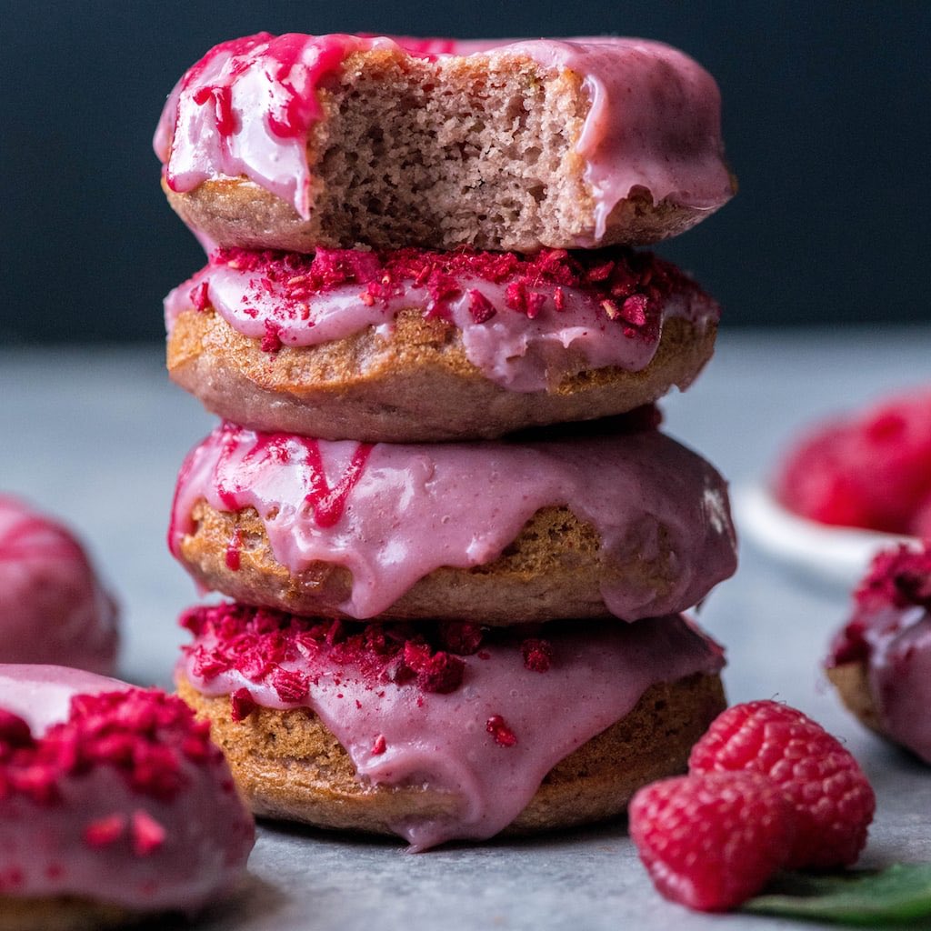 Adeetech1's tweet photo. 🔖👩‍🍳Raspberry Baked Donuts with a Raspberry Glaze
They are super easy to make and are dairy-free with a gluten-free option! #healthy #cookielovers #donutlover #healthyfood #homemade
#donuts #baked #raspberry 

For the full recipe check my facebook page: https://t.co/UZDygk0Diz☺️ https://t.co/WqvpsUs4e9