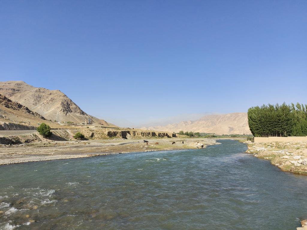 Darya-e-Kalan and Poshta-e-Lain
In 1980s the Red Army used to have a Garrison on the left side of the river.