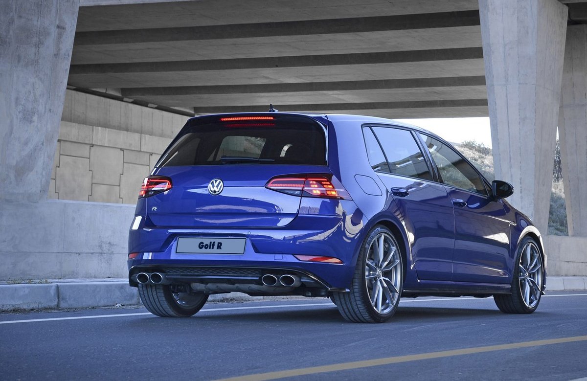 VolkswagenSA's tweet photo. If 228kW was a person.
The sizzling Golf R, available with the optional R  Performance Titanium exhaust by Akrapoviĉ, also forms part of our latest Golf Offers - https://t.co/ALeuxBrCgI. 
#GolfR #performance #4pipe #4MOTION #notjustacar https://t.co/b7MNSplevB