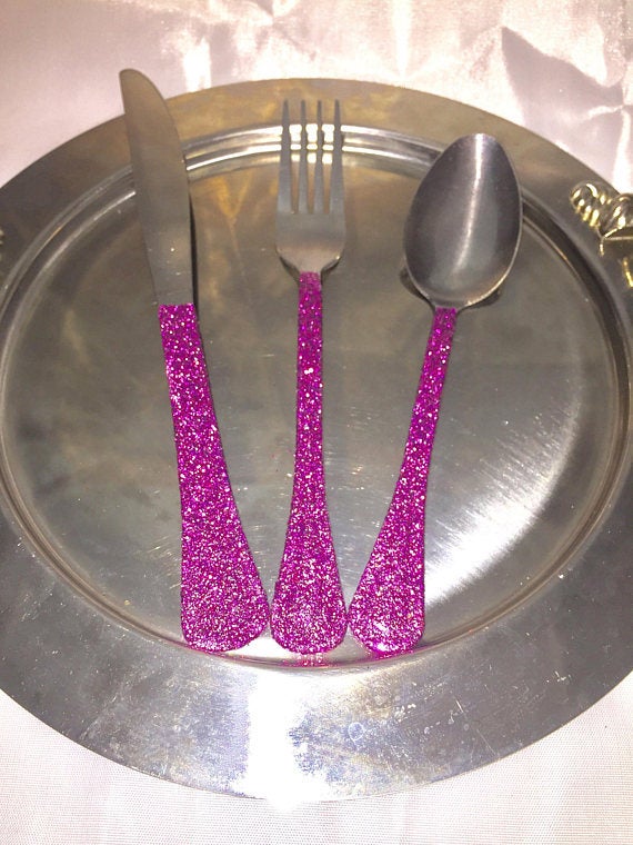 KraftyMcKrafter's tweet image. Pink glittered plastic silverware glam spoon knife fork party table decor tuppu.net/4d0a28af  #SilverwareSet