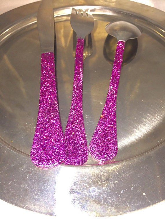 KraftyMcKrafter's tweet image. Pink glittered plastic silverware glam spoon knife fork party table decor tuppu.net/4d0a28af  #SilverwareSet
