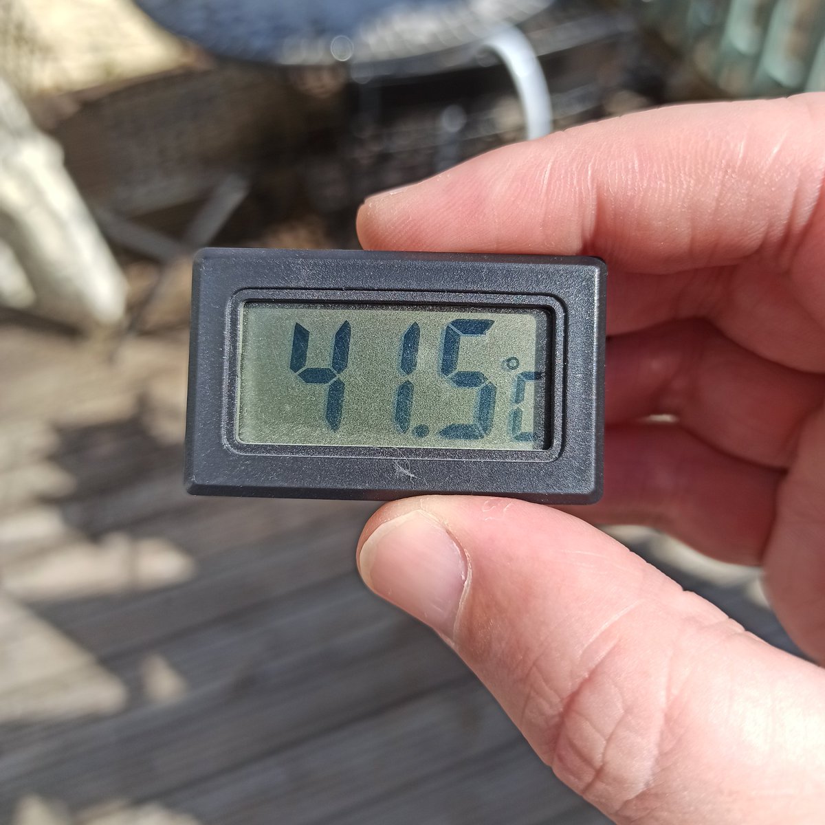 Matt_gardner83's tweet photo. @behnazakhgar this has to be a record in Wales 😂 #northwales #uk #hot #oldcolwyn https://t.co/Xhr2pwi48n