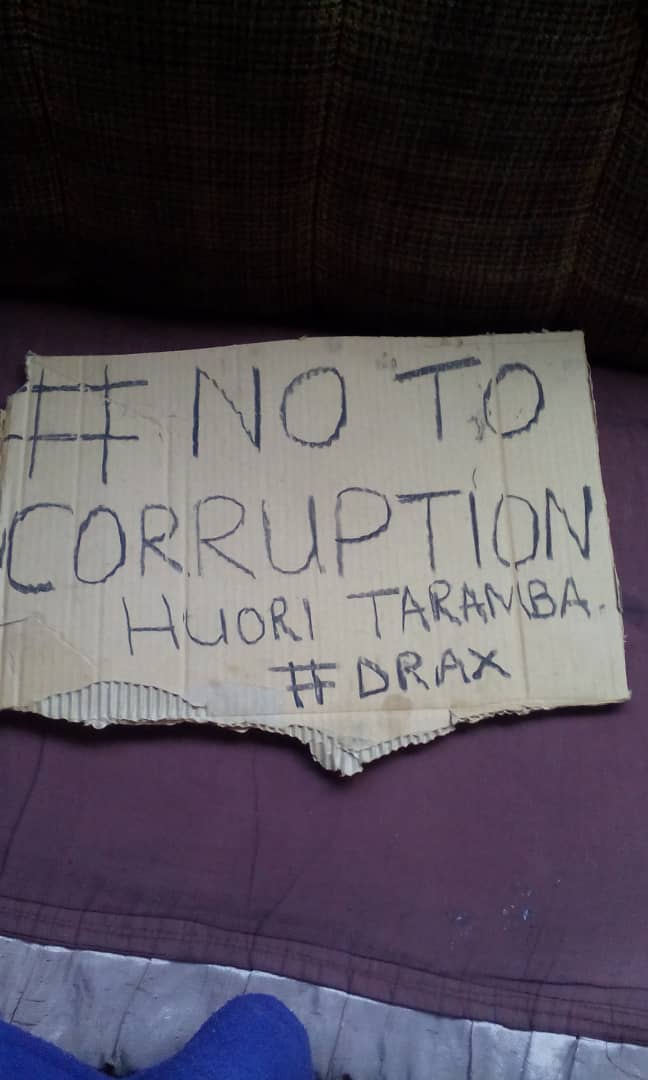 RudairoDickson's tweet photo. The police @PoliceZimbabwe arrested @daddyhope for inciting violence on this day #31July2020. The town is clean, no violence at all. Meanwhile soldiers reportedly beat up people at Westgate Shopping Mall near @usembassyharare .

#FreeHopewell https://t.co/kGM551eDKJ