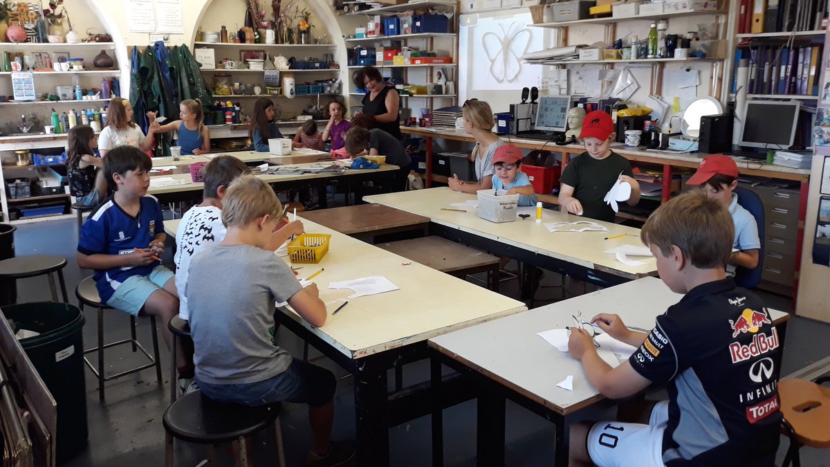 St_Johns_School's tweet photo. The results of our butterfly identification are:

1 orange tip
2 Brimstones
2 Common Blue
2 Commas
3 Painted Lady
1 Peacock
4 Meadow Brown
4 holly blue
12 large white https://t.co/n5JLQxPCYQ