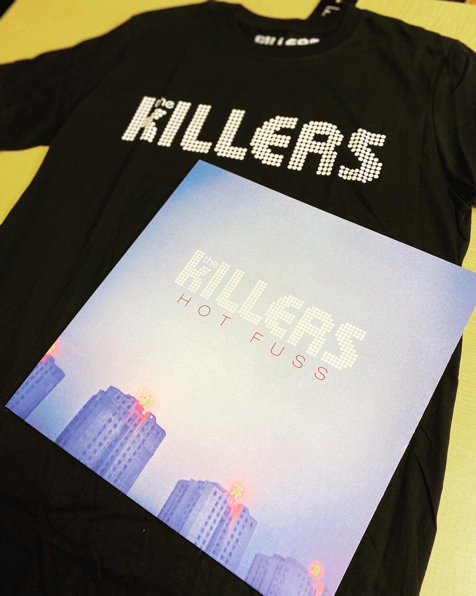 highvoltagesho2's tweet photo. 本日のピックアップ vol.5
ザ・キラーーーーーーーーズ🔥
"Mr.Brightside"ブチ上がる🕺
#thekillers #thekillersband
#ザキラーズ
#teerock #tシャツコーデ
#indierock
#ロックt #ロックtシャツ
#バンドt #バンドtシャツ
#バンドtee #バンtコーデ
#tシャツ #tシャツ好き https://t.co/qlQKTB8Gdc
