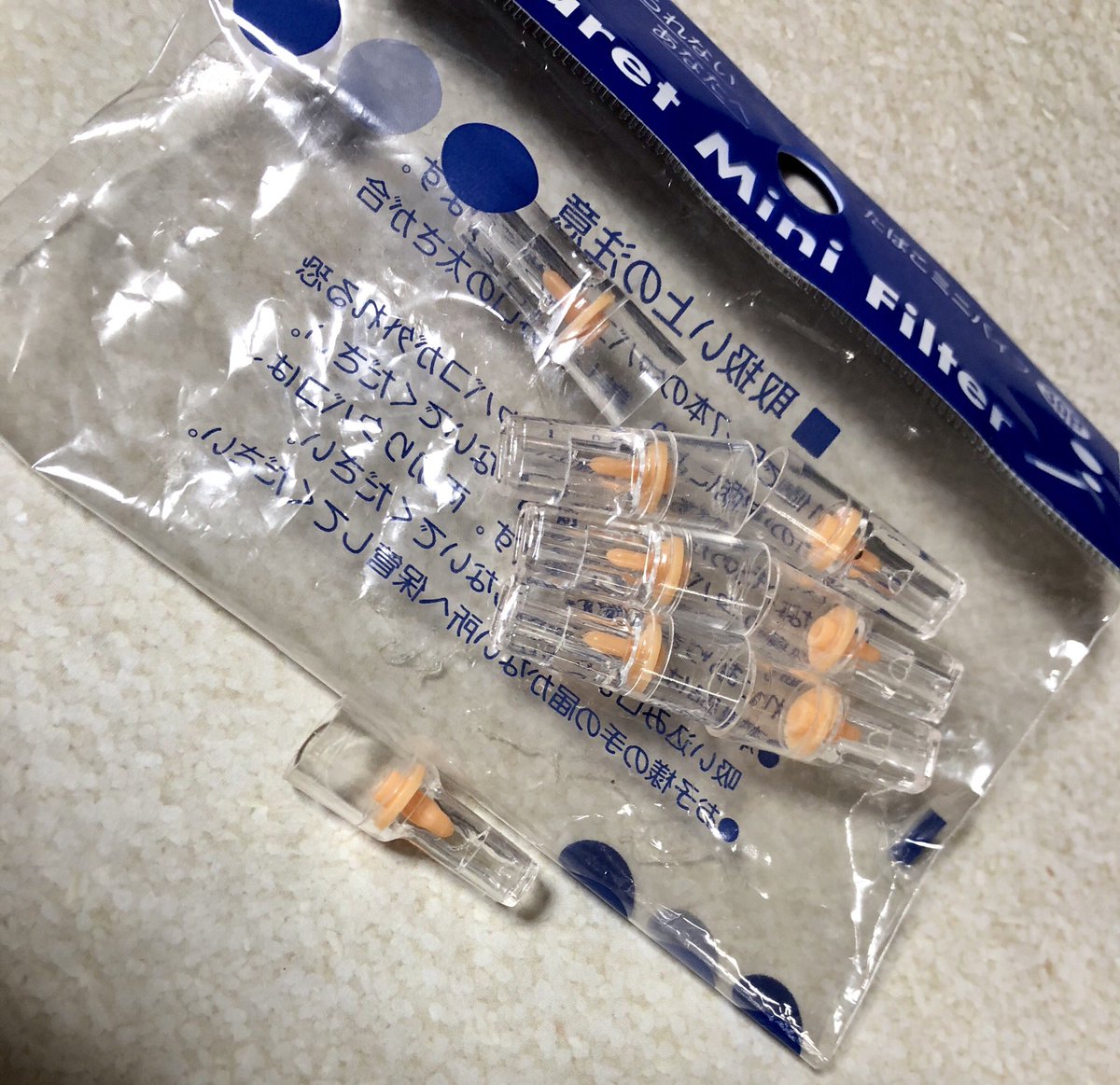 七楽 百均のたばこフィルターとレジンでなんちゃって水割なのです