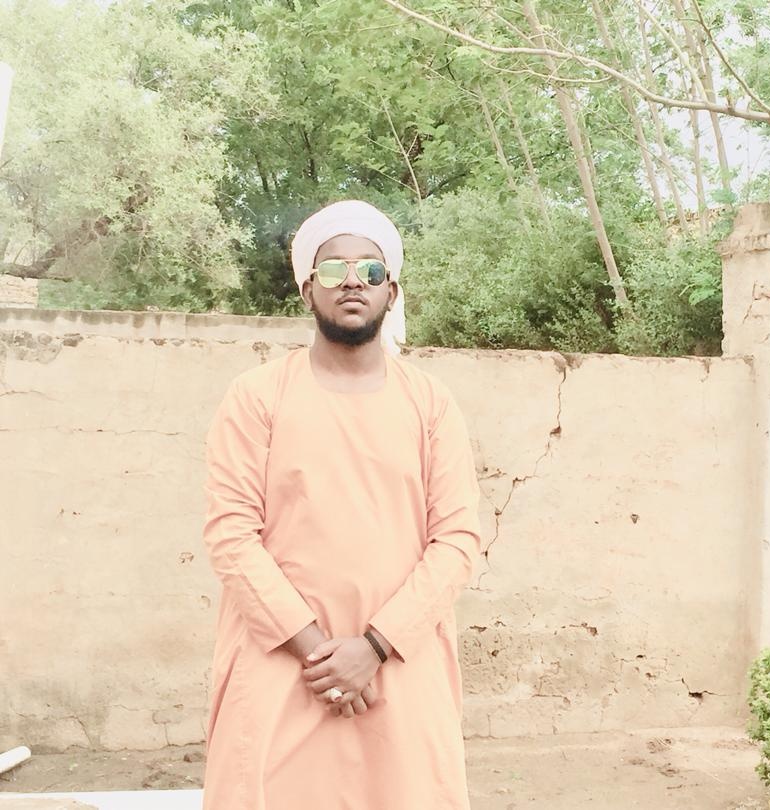 iamahmed888's tweet photo. Happy Eid 🖤 👑 https://t.co/ZDiNJLLK6z