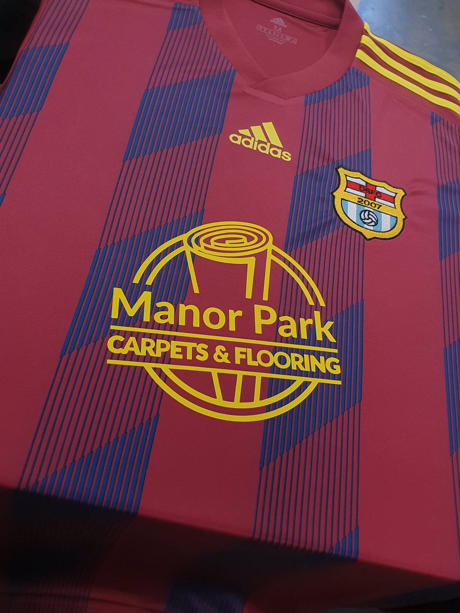FootballKitsBH's tweet photo. Fresh Kit Friday | 🔴🔵

Dorchester Sports new away jersey - embroidered badge and single colour sponsor looking great for the new season.

#Football #Teamwear #Adidas #3stripes #ManorParkFlooring #Dorchester #Sports https://t.co/6et4gjdOPE