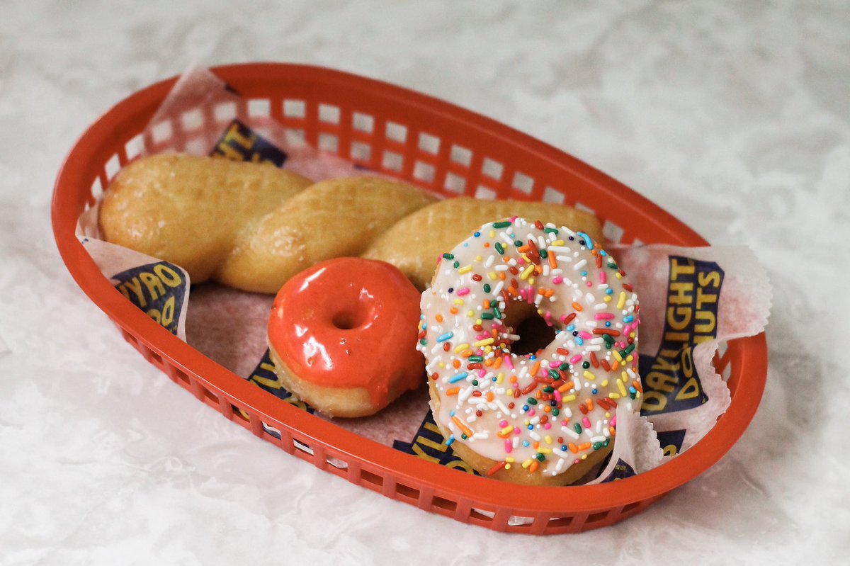SalsDaylight's tweet photo. The Winners of A DOZEN DONUTS are:
Kelly O. Willis, Diana Long, Brittany Tallchief!

COME  SEE US RIGHT NOW!

We’re picking three more tomorrow!

Complete HASHTAGS to ENTER!

Only location: 812 SE Frank Phillips Blvd.!

#AlwaysBetterAtSals
#TagShareLikeComment https://t.co/zXKgrSVG6Y