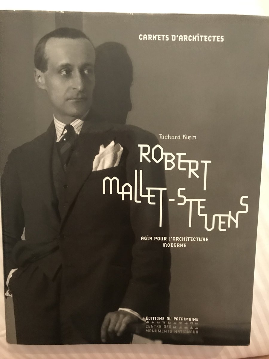 Que serait l’été sans la #lecture? Je fais étape aujourd’hui dans la belle collection de <a href="/leCMN/">le CMN</a> avant un retour au roman. #VendrediLecture <a href="/VillaCavrois/">Villa Cavrois</a> <a href="/MalletStevens/">Robert Mallet-Stevens</a> @SoudiereA @Lisez_officiel