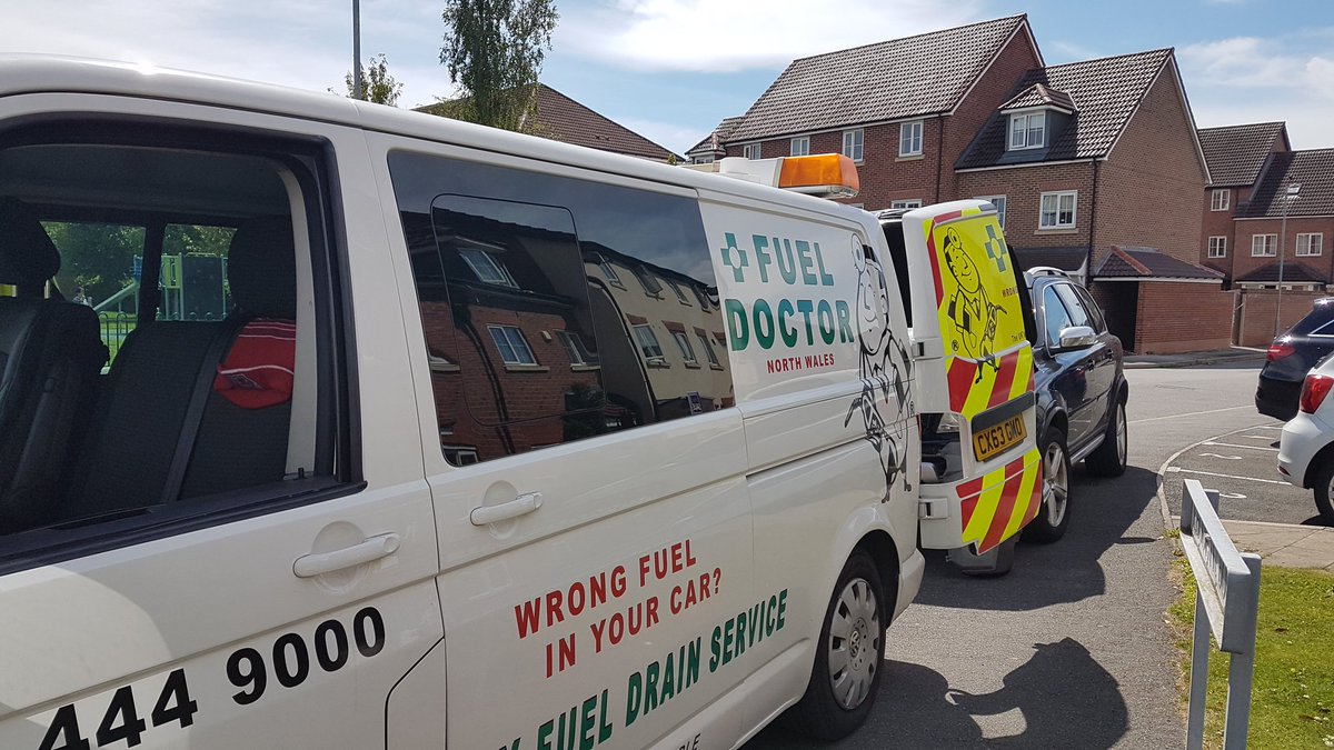 awaytothehills's tweet photo. Preparing for a long drive to #Surrey, the#Volvo was filled with #petrolindiesel. #Fueldoctor had the family on the road with only a short delay. #Saltney #misfuel #wrongfuel #staysafe 0333 444 9000 https://t.co/dewqQQbouG