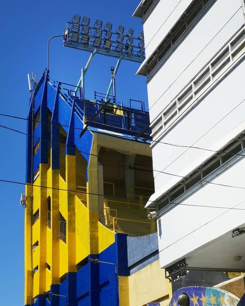 stadiongebod's tweet photo. Thank God, it's (Floodlight) Friday
#tgiff #boca #bocajuniors #cabj #boca #labombonera #laboca #floodlight #floodlightfriday #hincha #hinchas #barrasbravas #terraces #groundhopping #thechickenbaltichronicles #ba #BuenosAires #bsas #igersbsas #latinamer… https://t.co/4VzFduvVl6 https://t.co/5vW1L2Bygb