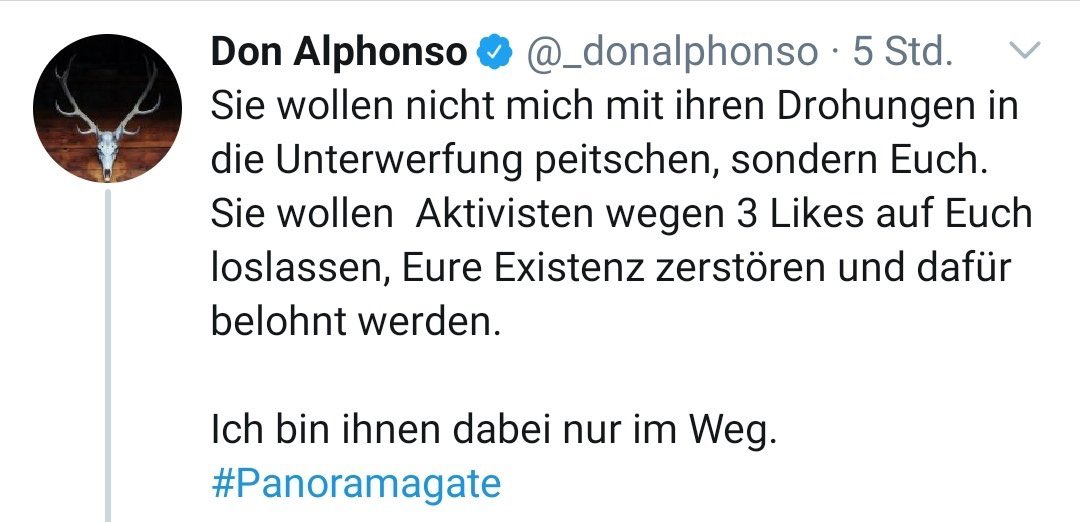 Wir können zumindest sehr viel über rechtsextreme Rhetorik im Moment lernen. „Sie sind gegen ihn, weil er für euch ist“ ist ein altes, wenig originelles, Muster. Trump und zuvor schon Höcke, Strache, Haider haben ihn benutzt. Was will dieser Spruch mit uns machen?  #NatsAnalyse