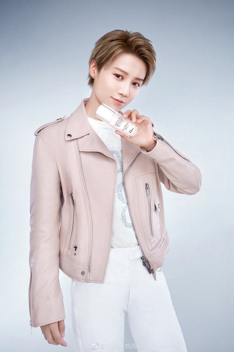 withyuxin's tweet photo. Yuxin weibo update!! 💙 https://t.co/weCUOnUldR