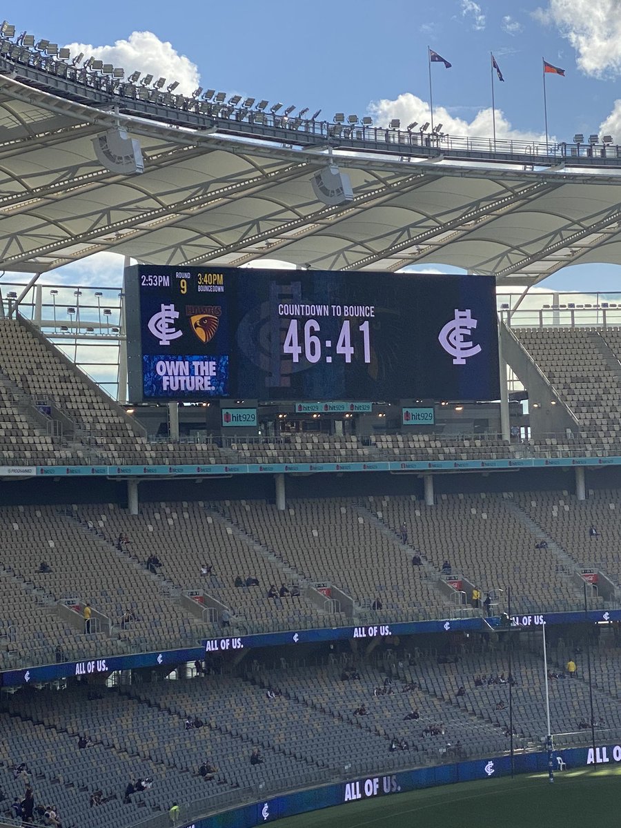 EvyLitop's tweet photo. Cmon the #bluebaggers @CarltonFC #afl #perthinwinter https://t.co/H7gxo5eMBc