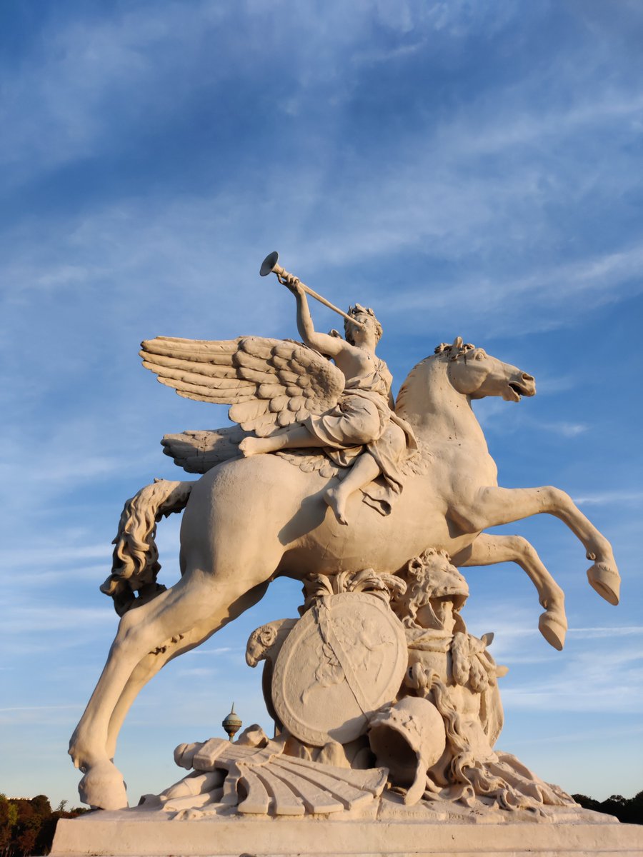 OnePlus France tweet media