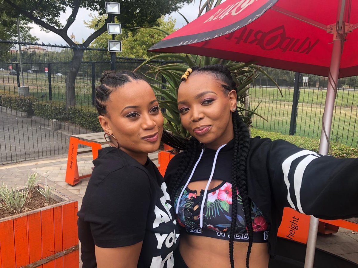tembisanxumalo's tweet photo. Happy Friday 🤍🌸. I hope twitter user, @RenateStuurman, is having a beautiful morning🤩🥰😘🌞. #NotADiva https://t.co/f51KI17qOX