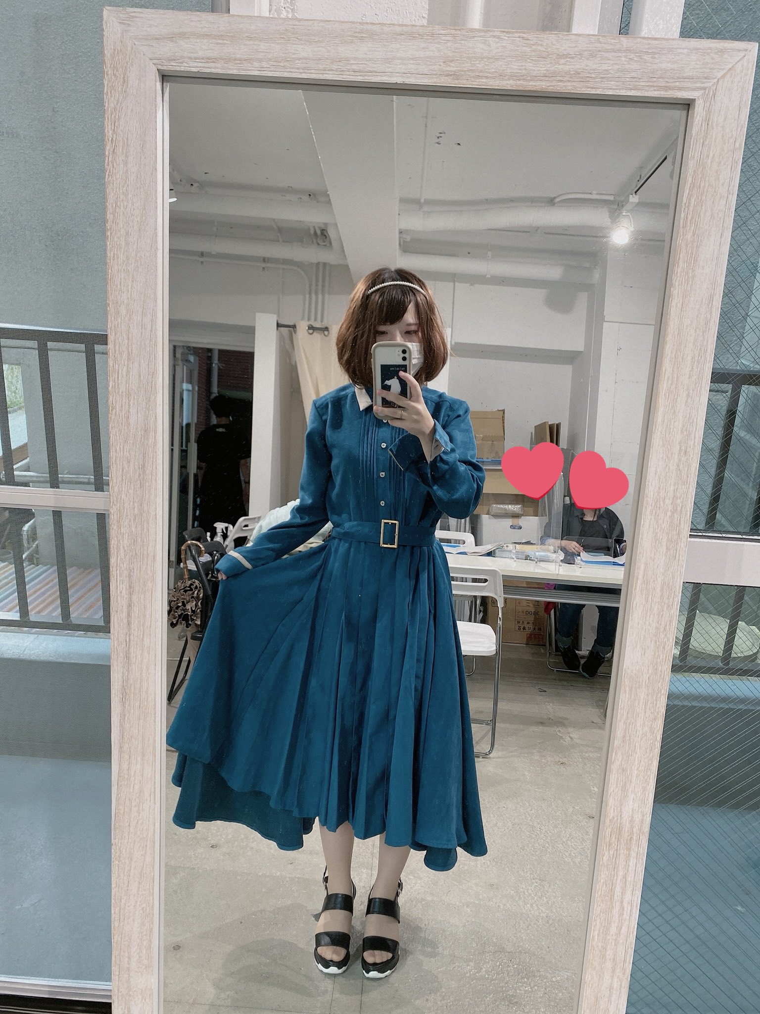 まゆこ Twitterissa ラスト 駆け巡るワンピースは青とピンクがベロア的な質感でした 黒と白はまた違った感じ 知識がない 白衣コートもかわいい めっちゃ白衣 パンプスも可愛いけどやっぱりヒール高いなって思った Hazama Size T Co Djqcrt3zoh