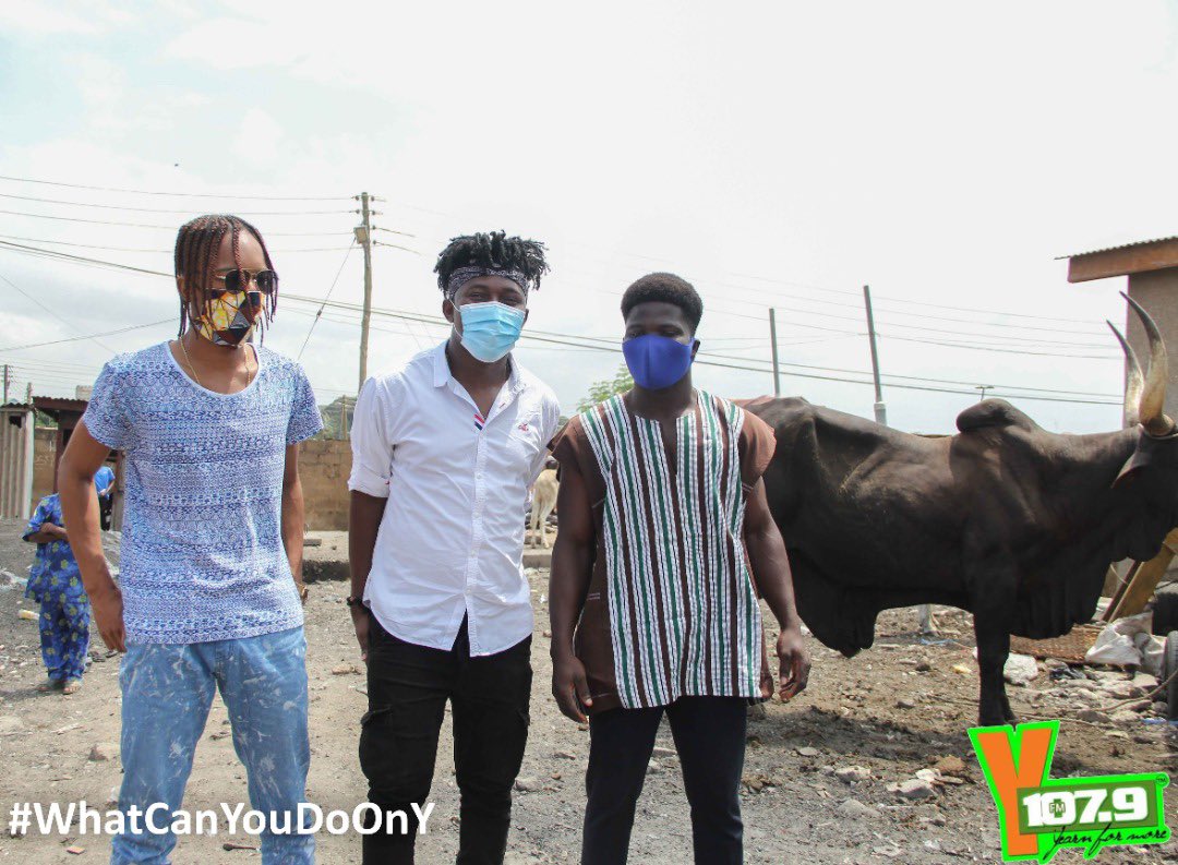 Y1079FM's tweet image. Scenes from Fadama, the premises of the national Chief Imam 

#WhatCanYouDoOnY w/ a cow?