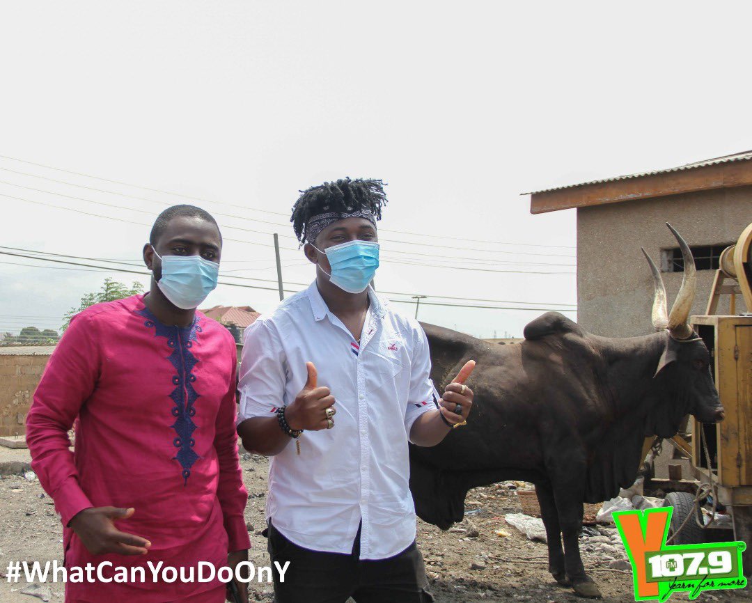 Y1079FM's tweet image. Scenes from Fadama, the premises of the national Chief Imam 

#WhatCanYouDoOnY w/ a cow?