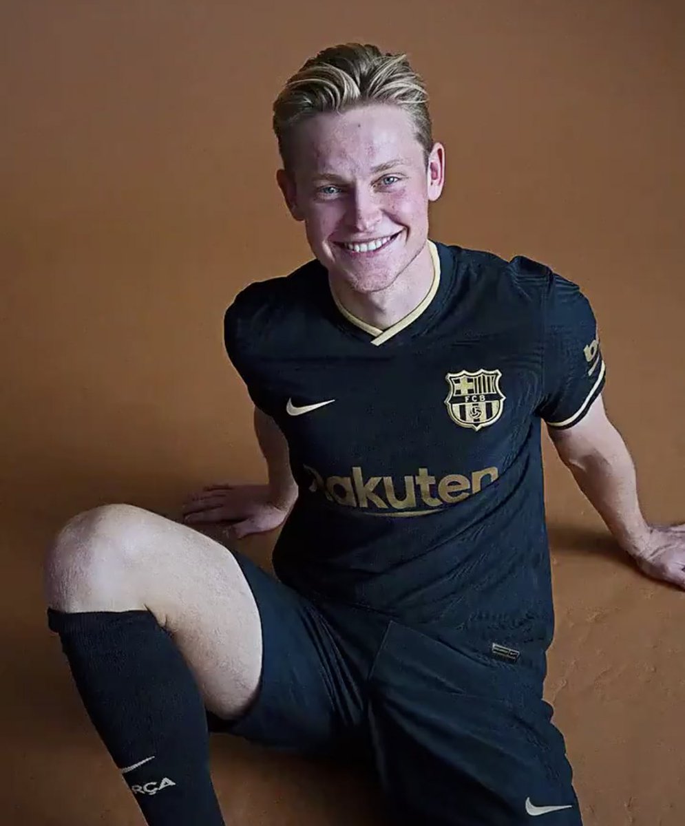 albert_roge's tweet photo. ⚠️🔵🔴 Así será la segunda camiseta del Barça la próxima temporada. Brutal 😍 #fcblive https://t.co/dCIWIvcuTk