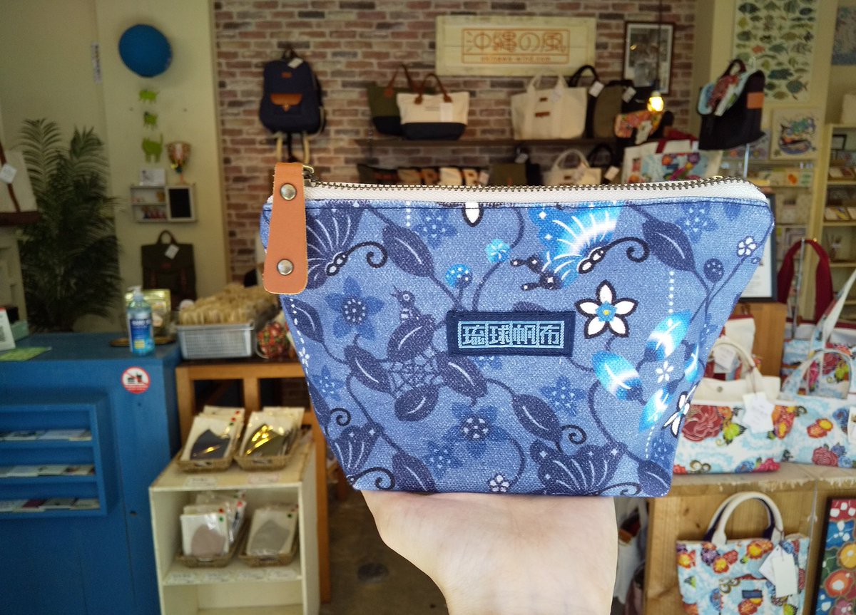 QQtfBRnACfctkiF's tweet image. お美しいポーチ。動物隠れてるよ。
#沖縄の風
#紅型ポーチ
#Morio