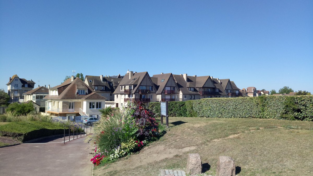 TravelsAndLove's tweet photo. #Ouistreham en #Normandie 😍
#FranceMagique #MagnifiqueFrance #EnFranceAussi #PromenadeEnFrance #BaladeSympa #TravelAndLove https://t.co/uL1MIyfBJR
