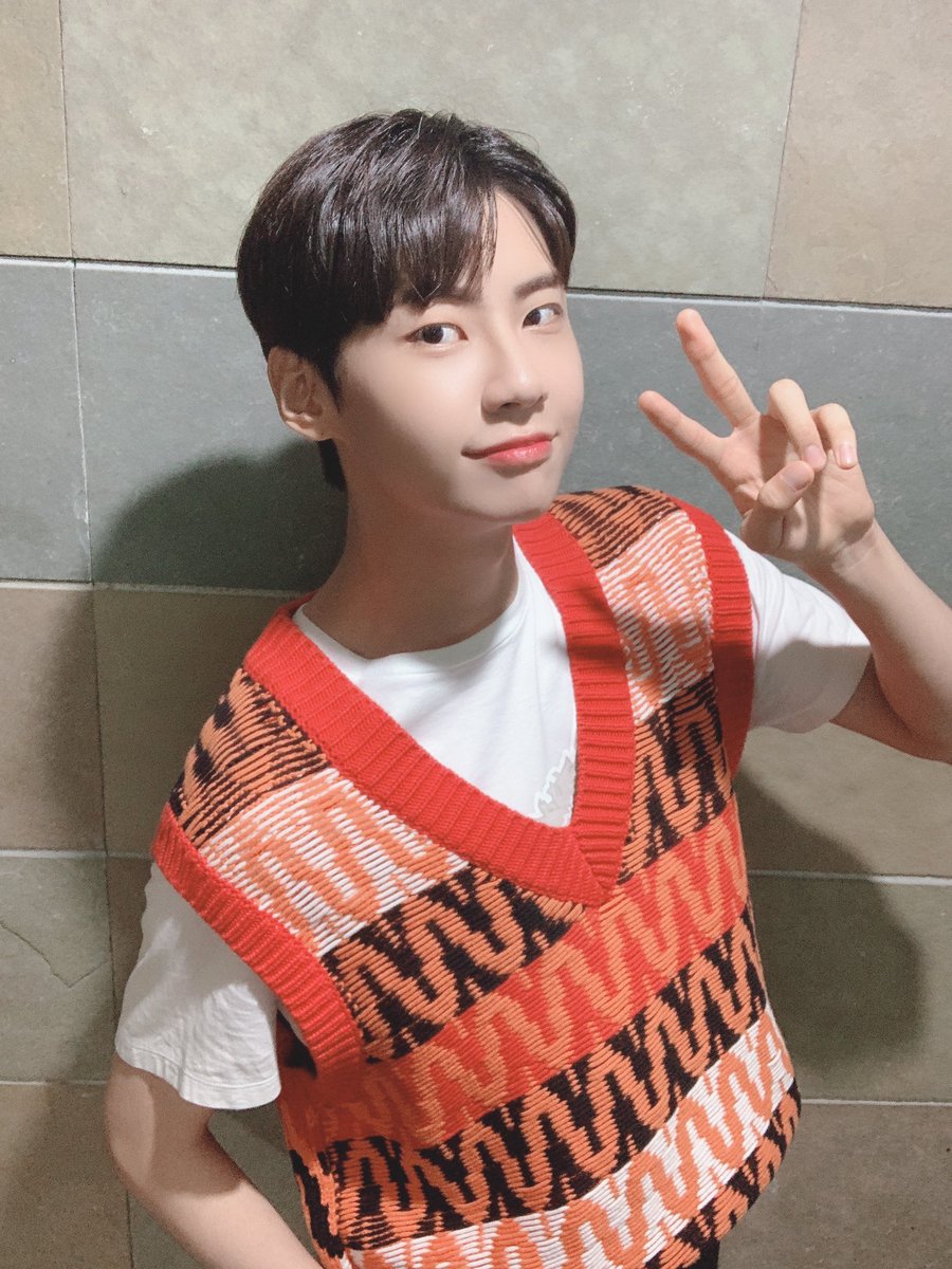 jhsee68's tweet photo. @ljh68_light #노란츄리닝_정신이가나타났다
#이진혁_첫주연_놓치지마정신이
#시즌앱_금토_놓지마정신줄 https://t.co/3cbKJEBoT4