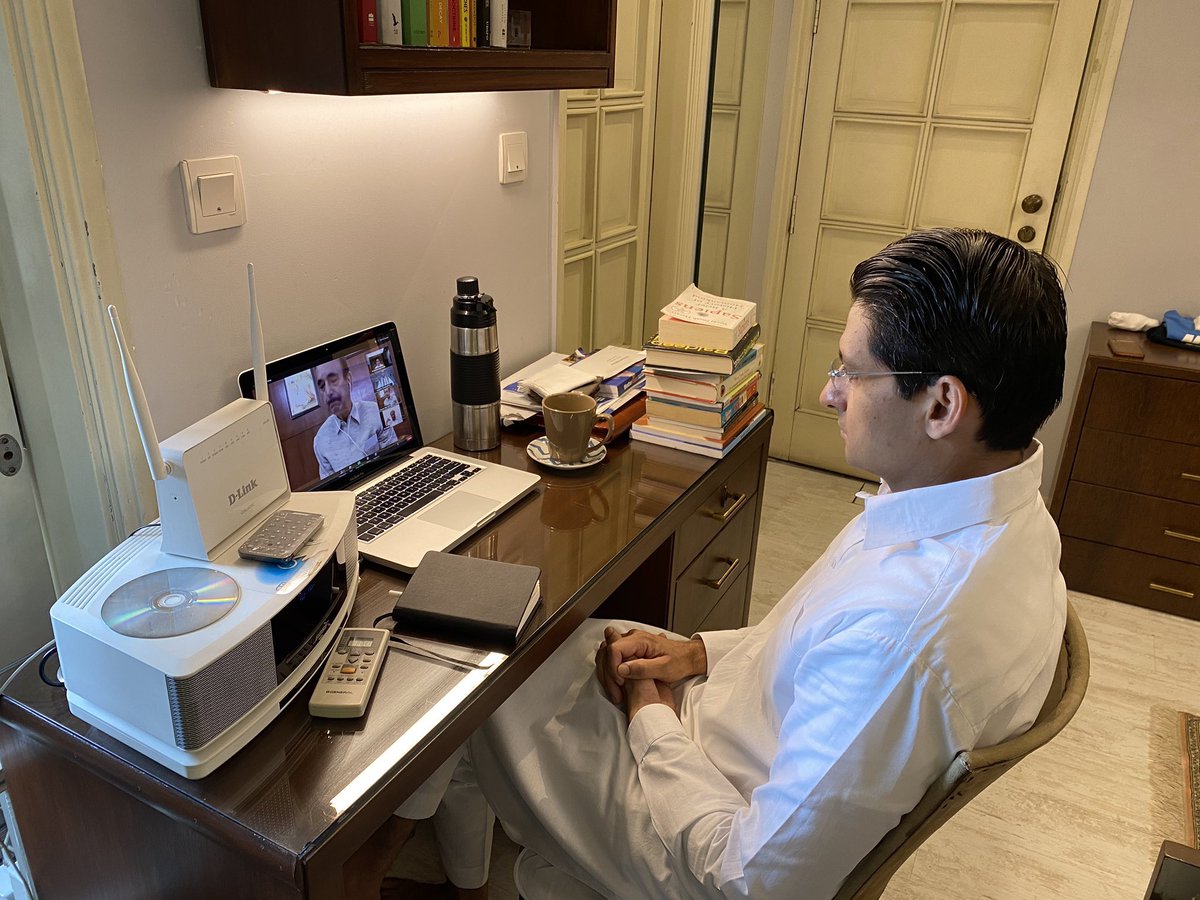 MandeepSChatha's tweet photo. कांग्रेस पार्टी के राज्य सभा संसदीय दल की ऑनलाइन बैठक में हिस्सा लेते राज्यसभा सांसद भाई @DeependerSHooda जी। https://t.co/gz81jqeiZ5
