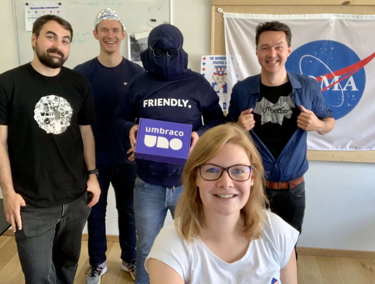 GreenVera22's tweet photo. Yay, it's #UmbracoTees day! 😆 

(I promise I'm wearing one 🙈!)

Hej! I'm Vera, and at #Umbraco HQ I work with communication to all our friendly users, community, customers, partners etc 👩‍💻  as part of the fantastic COMA team 📸

Love community-initiatives like today #H5YR 🙌 https://t.co/nJNjZ5yE2k