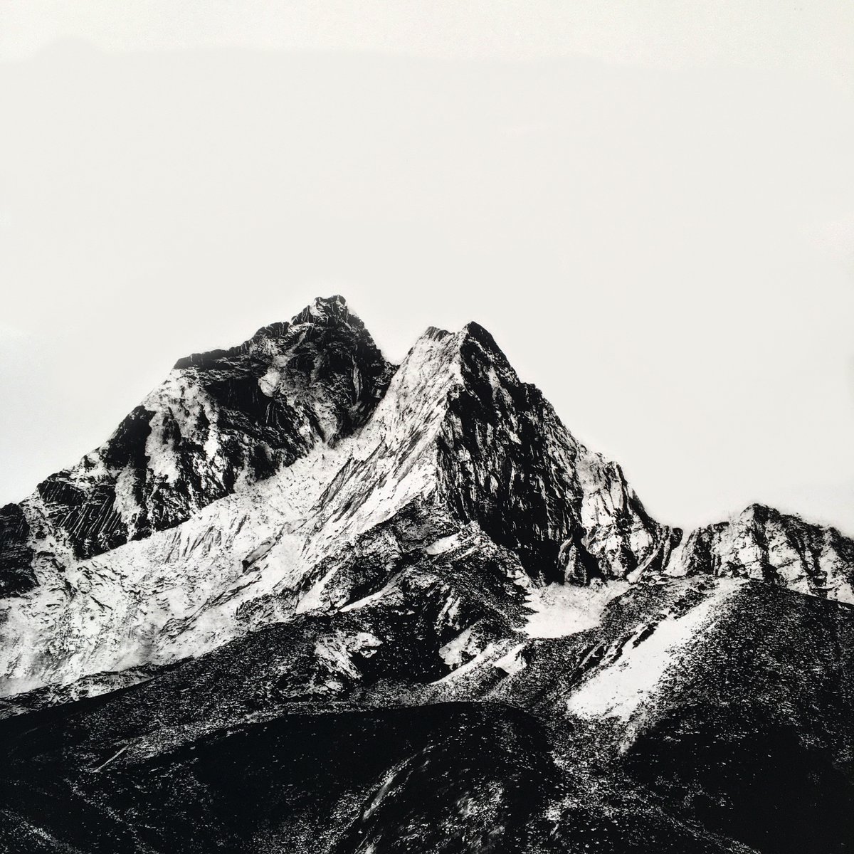 The Irving Gallery in East Oxford is open today from 2pm to 5pm. Come and view some mountain beauty, and new ceramics by Leighan Thomas and Joanna Oliver just arrived into the gallery.  
#contemporaryart #ceramics #exhibition #Oxford #oxfordlife #independentoxford