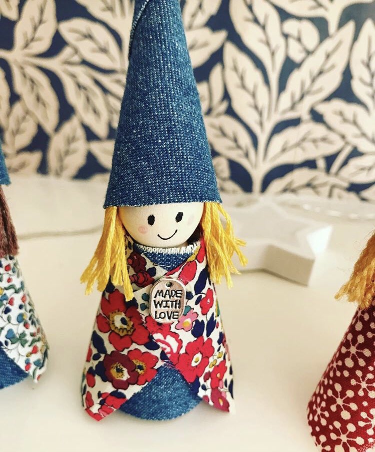 MeerkatsClass's tweet photo. @Teacherglitter love your pixies! We made and sold these at our Winter Fayre. You have inspired me to make more! https://t.co/hjEhTI0GQv
