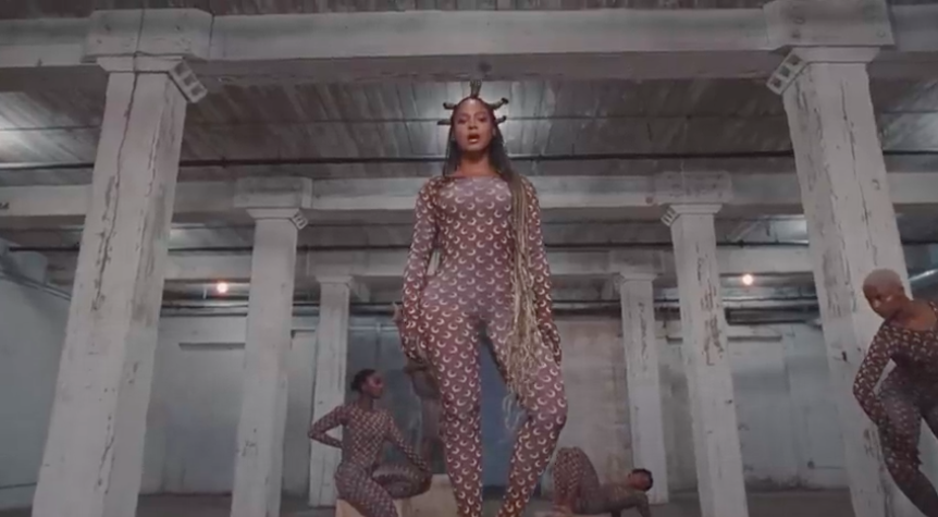 AmeyawDebrah's tweet photo. I have finally seen @Beyonce's Already music video. Good job to all those who worked on it, from the dancers to production assistants. You all added some Ghanaian flavour to this celebration of blackness! #BlackIsKing Waiting for the whole show tomorrow on @DStv @DStv_Ghana https://t.co/92J7fJ97FF