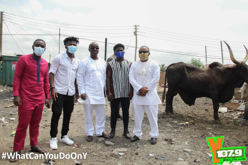 JonnyStone_'s tweet image. We gave the biggest cow in the country to the Chief Imam yesterday all thanks to @survivorgh_ @iambrownberry and #WhatCanYouDoOnY. #EidAladha