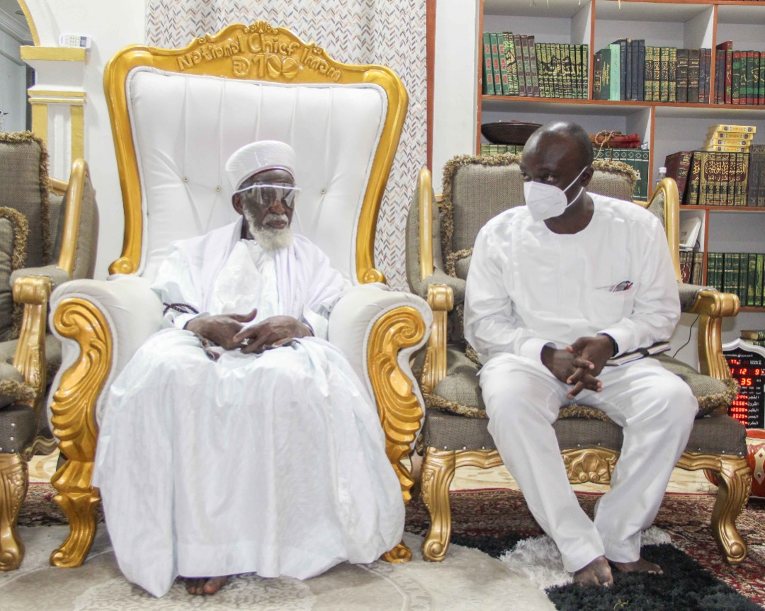 ernestboateng's tweet image. On 30th July, 2020, the YFM team and I had a very successful visit with the National Chief Imam, His Emminence Osmanu Nuhu Sharubutu at his residence. 

In our company was the Winner of YFM&apos;s weekly trivia on #WhatCanYouDoOnY. 1/2