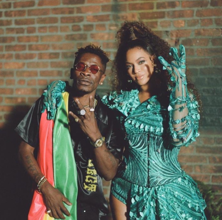 Kobbysmiles2's tweet photo. Black is king 👑... We Kings And queens Already  #AlreadyVideo 
ShattaWale  make haters get low battery 🔋😹
Listen Hater Gone By @shattawalegh https://t.co/ixuKmM2hvT